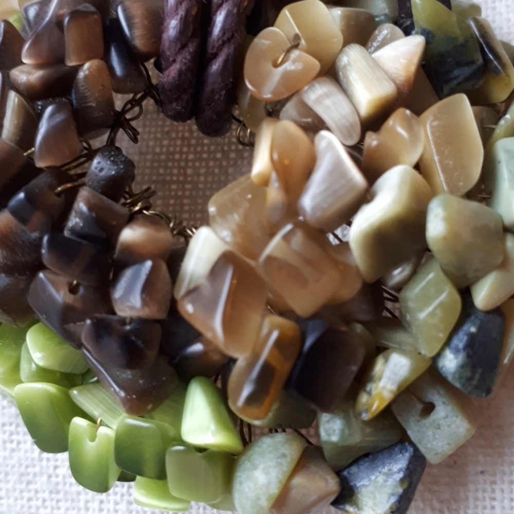 Stone necklace - Picture 3 of 4